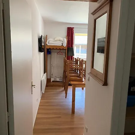 Bois De La Reine Apartments: Versatile For 4-8 Guests